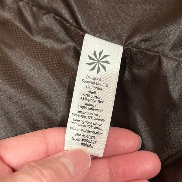 ATHLETA XXS Amber Lakeshore Vest w/Removable Fur-Trim Hood - Picture 8 of 15